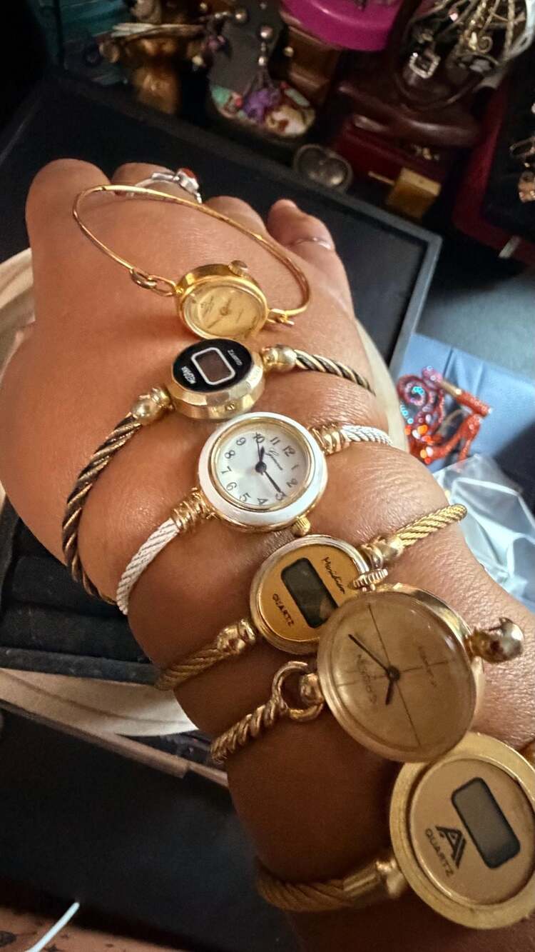 Vintage Mixed Brand Women's Watch Lot Gold Tone Bangle Bracelet